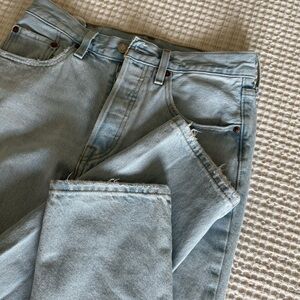 Levi's Women’s Light Blue Straight Jeans